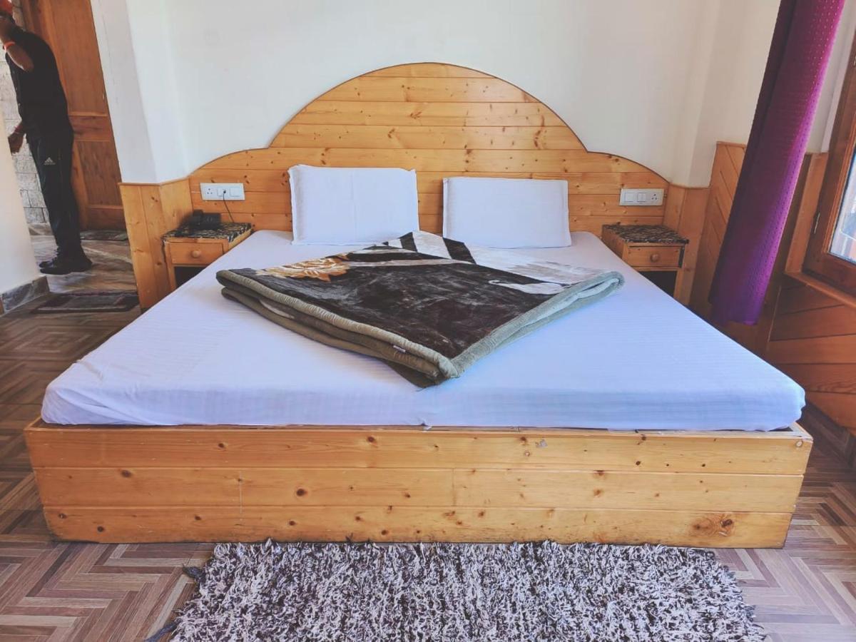 Hotel Hadimba Regency ! Free 4 Wheeler Parking ! Mountain View Rooms ! Near Mall Road Manali Exterior foto