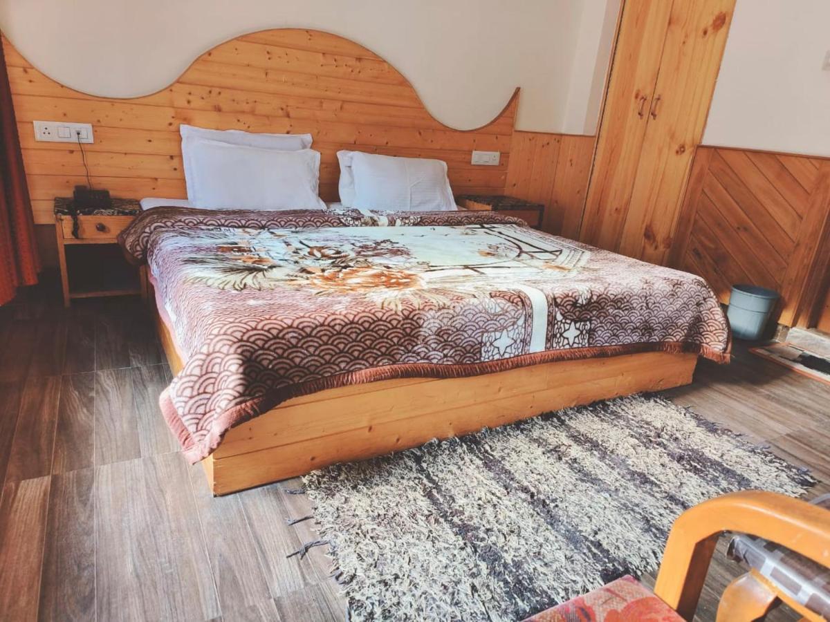 Hotel Hadimba Regency ! Free 4 Wheeler Parking ! Mountain View Rooms ! Near Mall Road Manali Exterior foto
