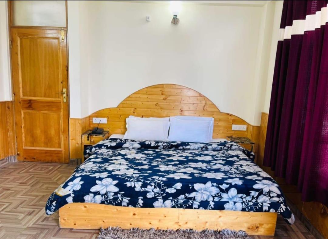 Hotel Hadimba Regency ! Free 4 Wheeler Parking ! Mountain View Rooms ! Near Mall Road Manali Exterior foto